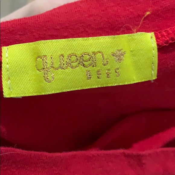 Red crop top with a knot in front from Queen bees. - Picture 3 of 3